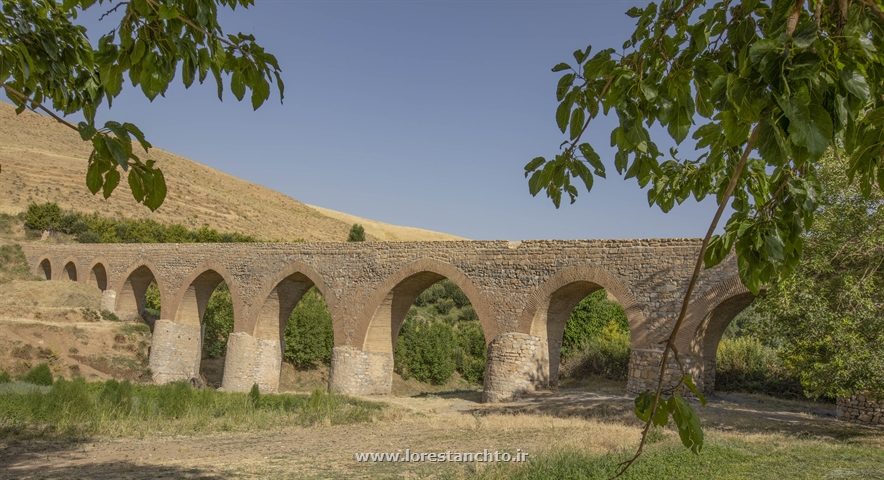 آغار عملیات اجرای راه دسترسی پل قلعه حاتم بروجرد