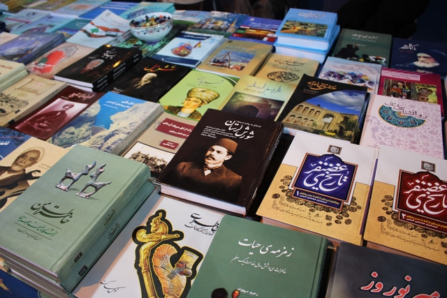 گزارش تصویری: نمایشگاه بزرگ کتاب در خرم‌آباد افتتاح شد