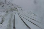 بارش برف و باران در محورهاي مواصلاتي استان لرستان/ رانندگان زنجیرچرخ همراه داشته باشند