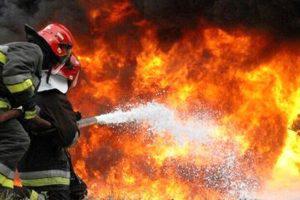 مهار آتش سوزی تانکر حمل سوخت در بروجرد